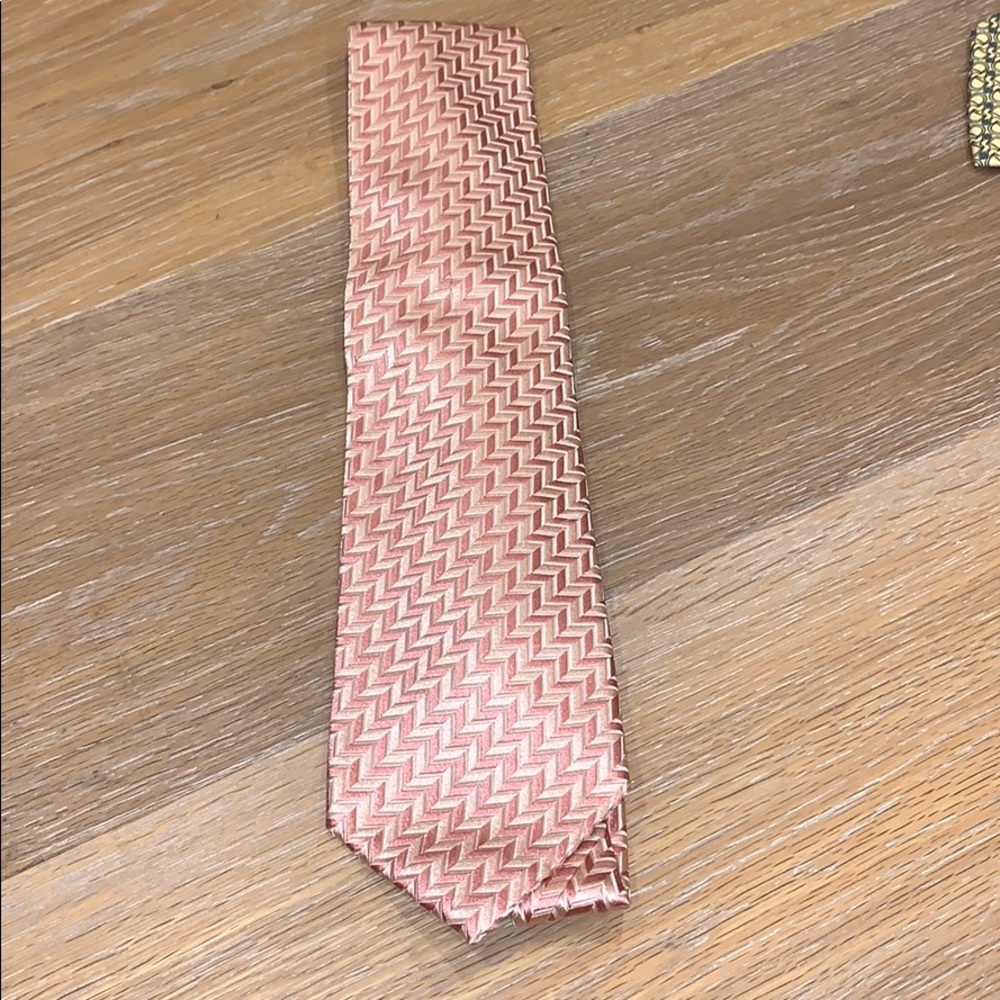 Vakko pink silk tie